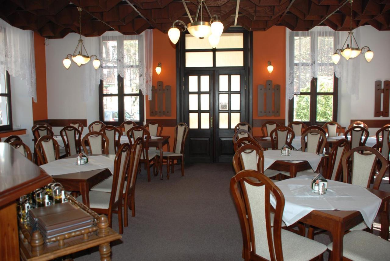 Hotel U Lipy 흐렌스코 외부 사진